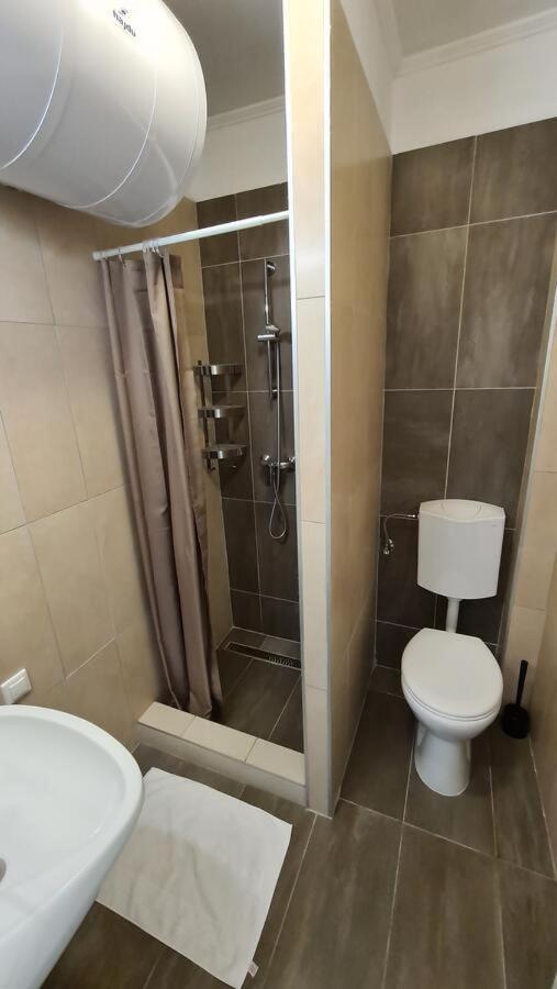 Mediterran Apartman With Pool Siófok Exteriör bild