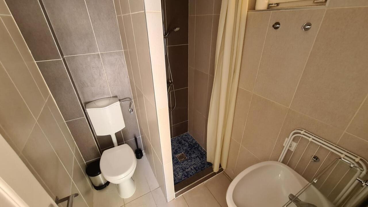 Mediterran Apartman With Pool Siófok Exteriör bild